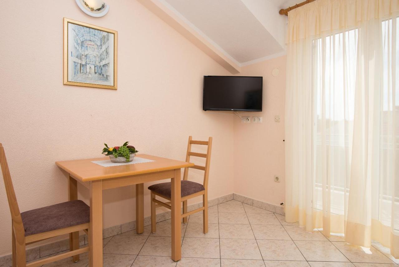 Topic Apartments Vodice Exterior photo
