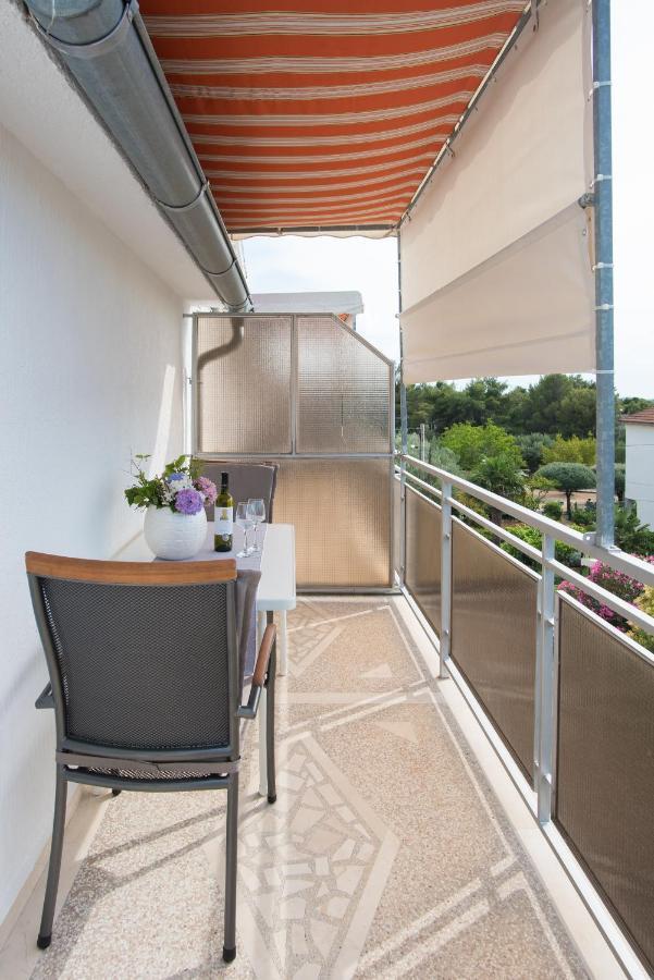 Topic Apartments Vodice Exterior photo