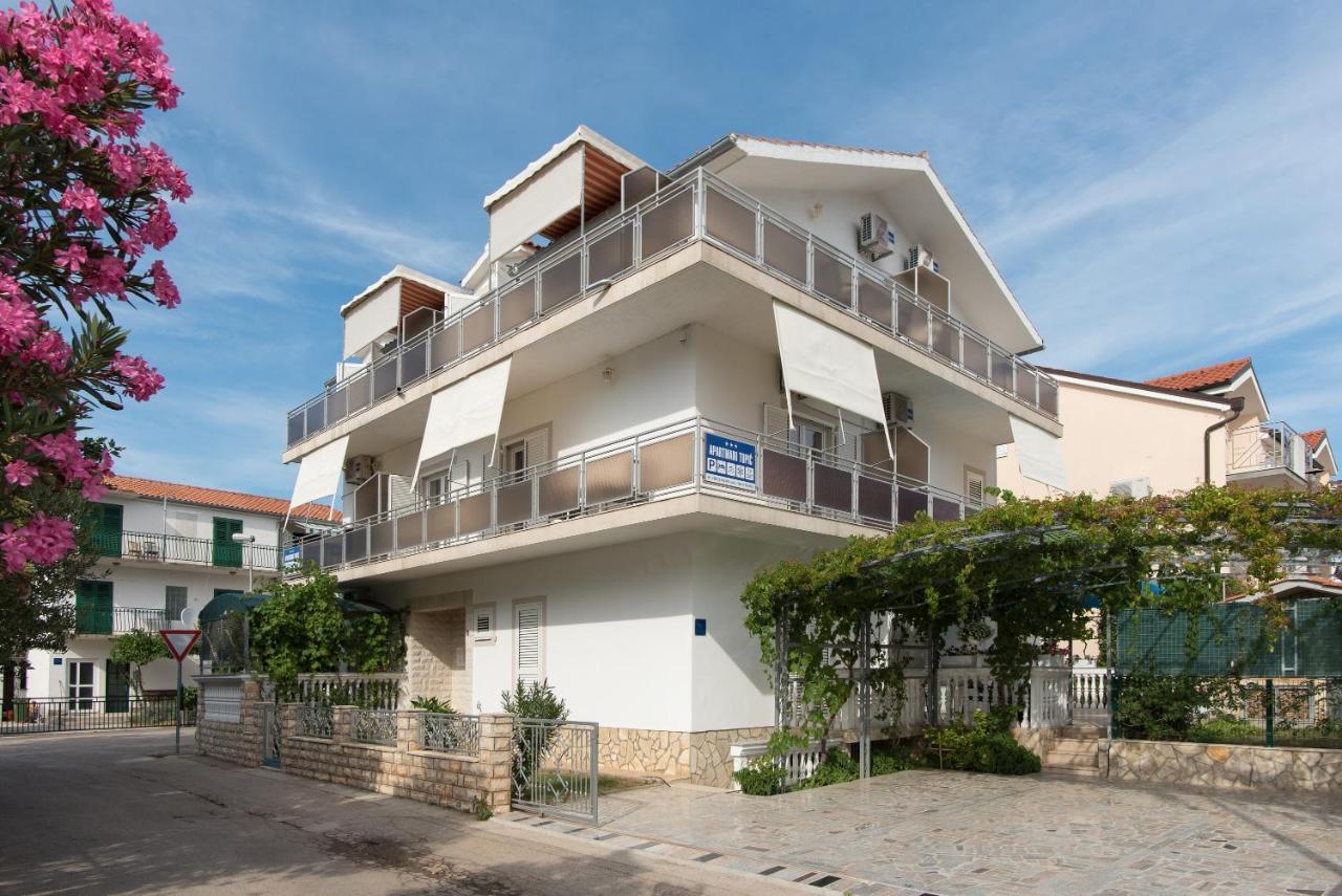 Topic Apartments Vodice Exterior photo