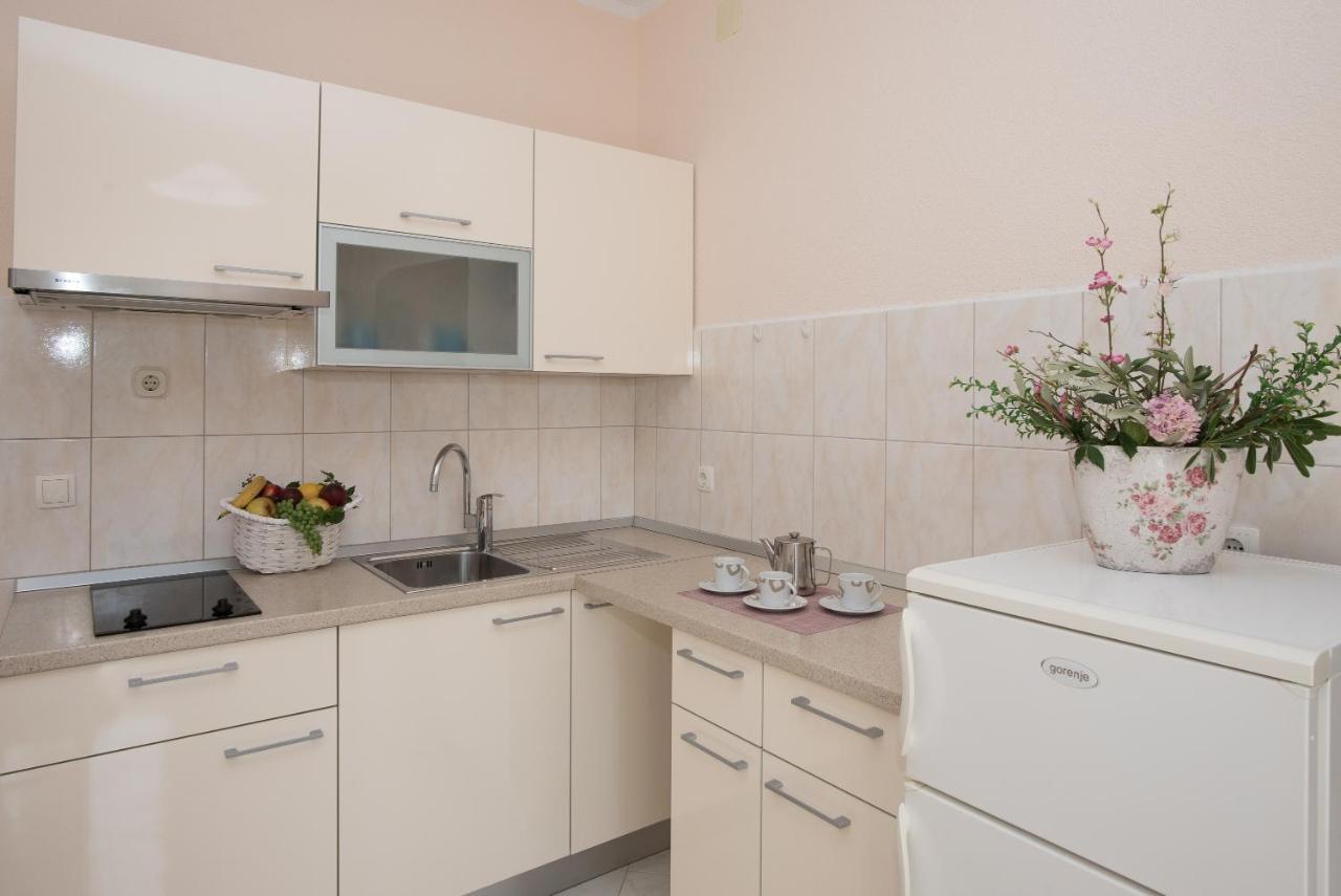 Topic Apartments Vodice Exterior photo