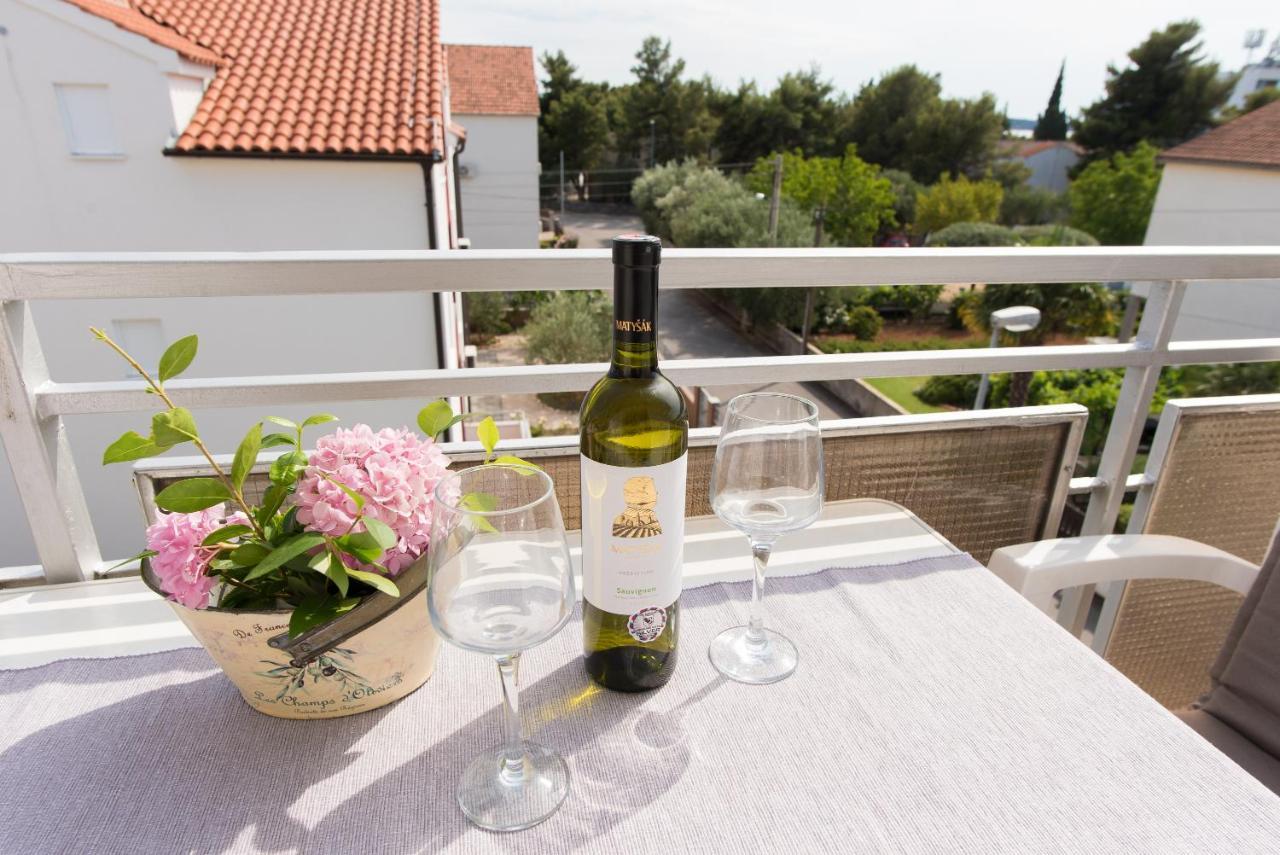 Topic Apartments Vodice Exterior photo