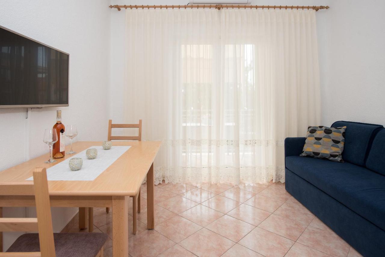 Topic Apartments Vodice Exterior photo