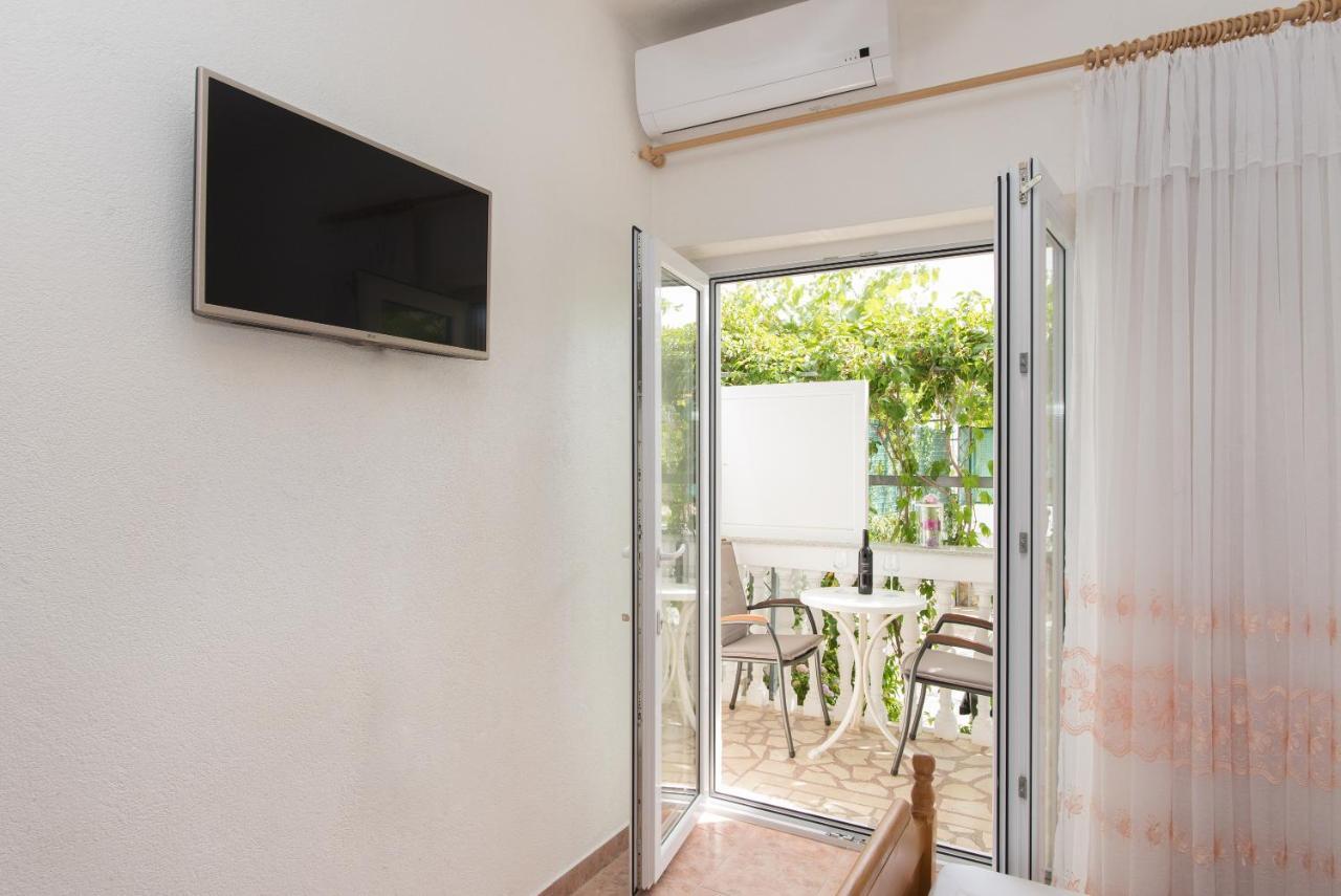 Topic Apartments Vodice Exterior photo
