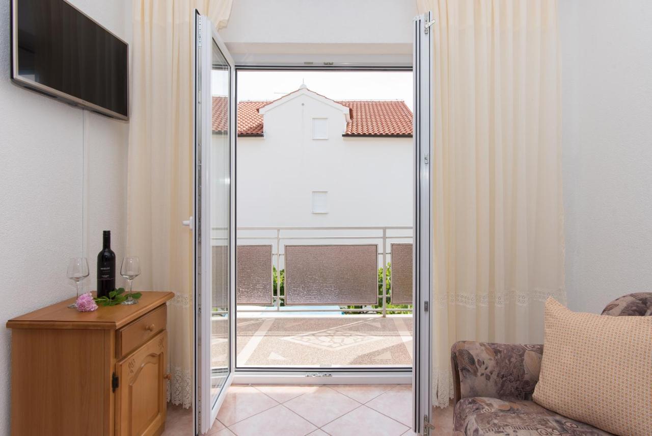 Topic Apartments Vodice Exterior photo