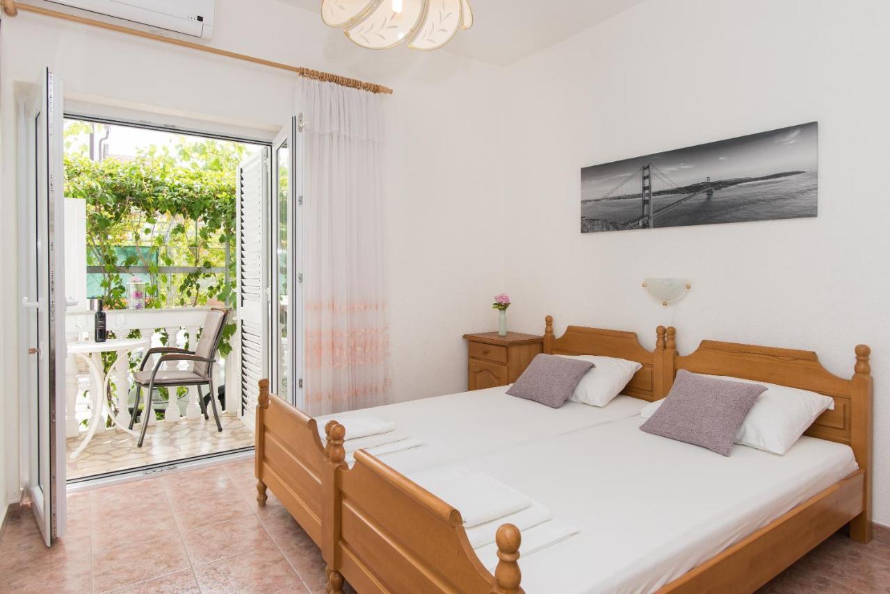 Topic Apartments Vodice Exterior photo